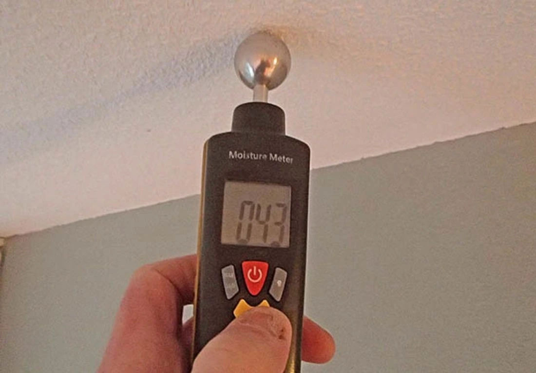 vochtmeter gebruiken bij badkamerlekkage