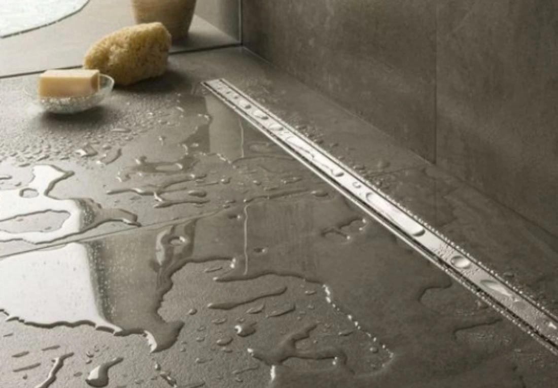 lekkage douchebak herkennen