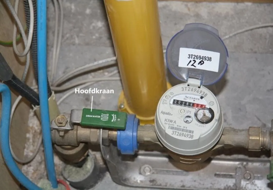 hoofdkraan afsluiten bij lekkage