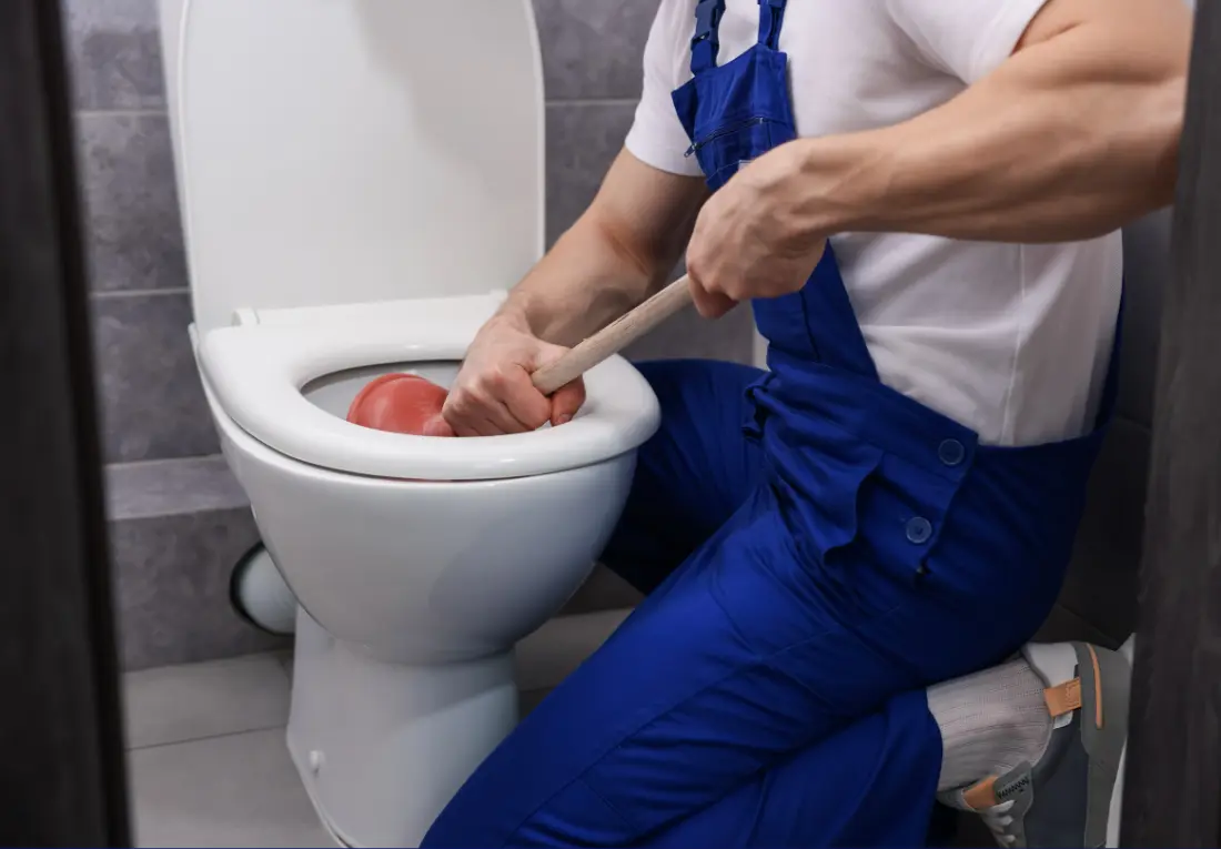 toilet verstopping verhelpen met ontstopper
